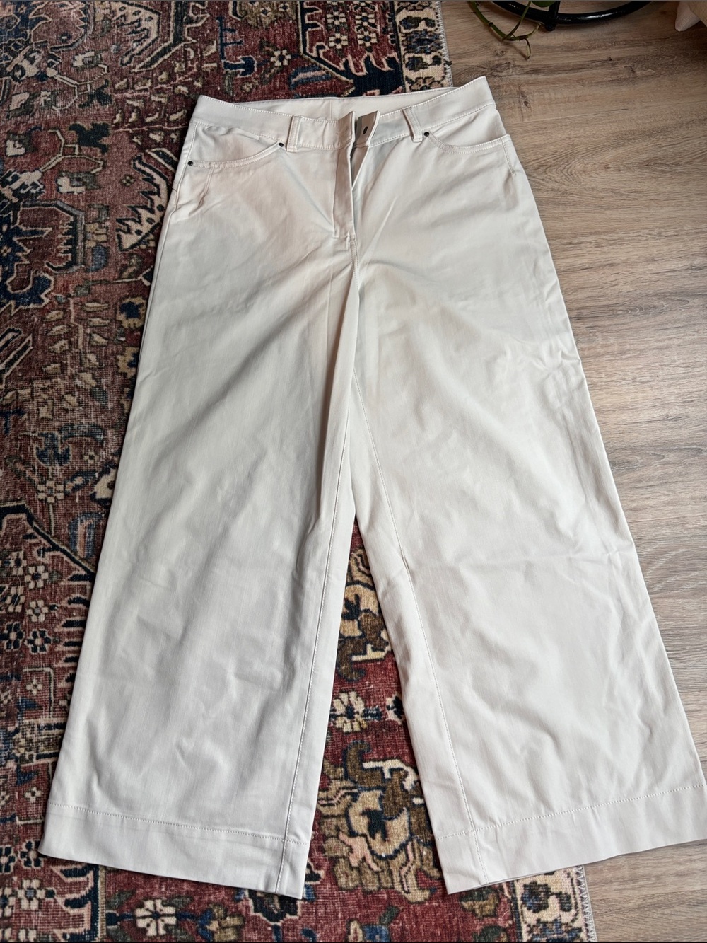 lululemon athletica Cropped Wide-Leg Pants in Cream